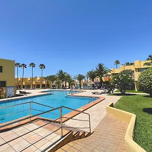 Apartment Seaside : A Cozy In A Peaceful Well Located Complex, Corralejo